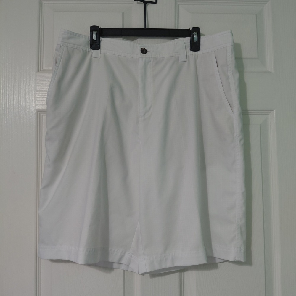 Adidas Mens Climalite White Golf Shorts Size 36 W67367 AE7002 Grid Pattern